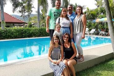 酒店 D&k Smiley Phuket Resort
