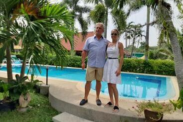 酒店 D&k Smiley Phuket Resort