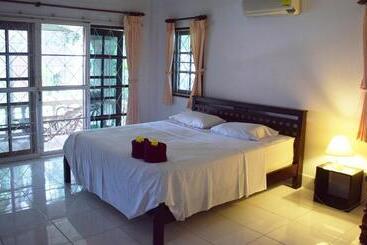 酒店 D&k Smiley Phuket Resort