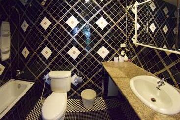 酒店 D&k Smiley Phuket Resort