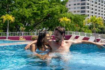 Suites Plaza Del Rio Family Hotel Malecón Centro
