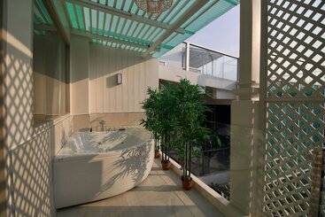 هتل The Sea Cret Hua Hin
