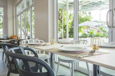 هتل The Sea Cret Hua Hin