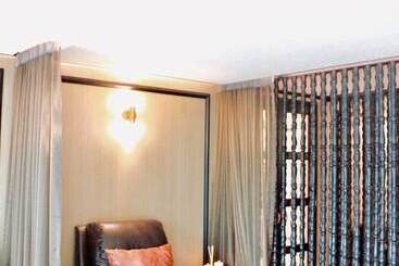 هتل The Sea Cret Hua Hin
