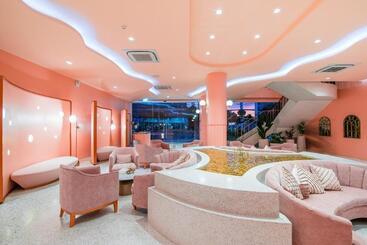هتل The Sea Cret Hua Hin
