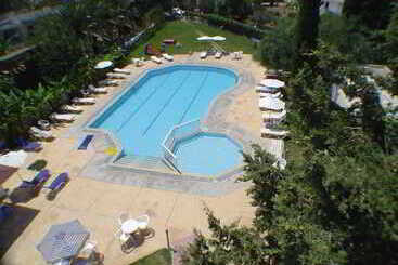 هتل Theodorou Beach  Apartments