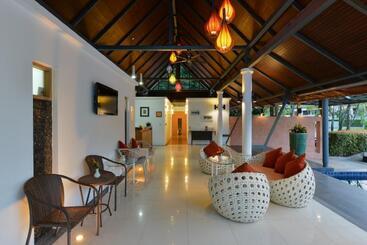 هتل Tinidee Golf Resort Phuket   Sha Extra Plus
