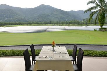 هتل Tinidee Golf Resort Phuket   Sha Extra Plus