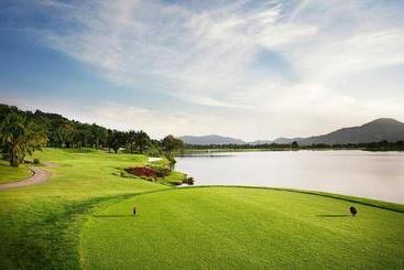 هتل Tinidee Golf Resort Phuket   Sha Extra Plus
