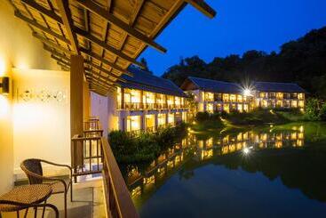 هتل Tinidee Golf Resort Phuket   Sha Extra Plus