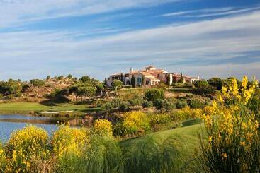 Monte Rei Golf & Country Club