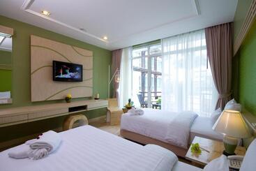A Te Chumphon Hotel   Sha Plus