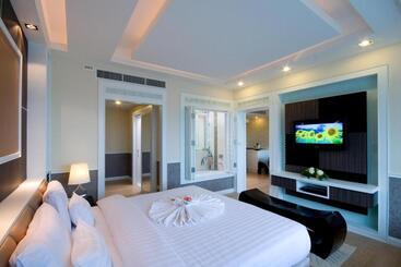 A Te Chumphon Hotel   Sha Plus