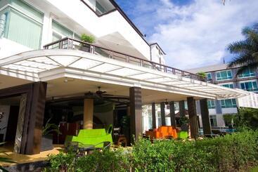 A Te Chumphon Hotel   Sha Plus