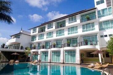 A Te Chumphon Hotel   Sha Plus