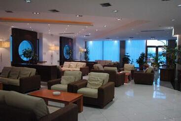 استراحتگاه Aristoteles Holiday Hotel And Spa
