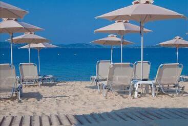 استراحتگاه Aristoteles Holiday Hotel And Spa