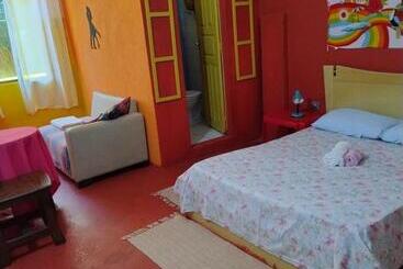 تختخواب و صبحانه Perto Do Aeroporto De Salvador   Dona Pitanga Hostel
