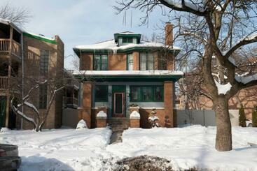 تختخواب و صبحانه The Greenleaf House