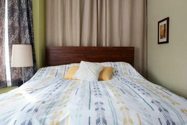 تختخواب و صبحانه The Greenleaf House