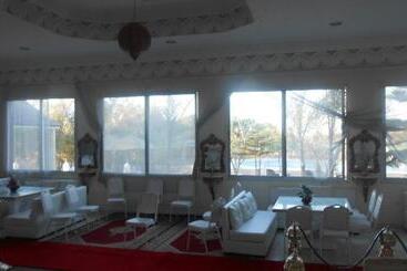 פנסיון Reda Land