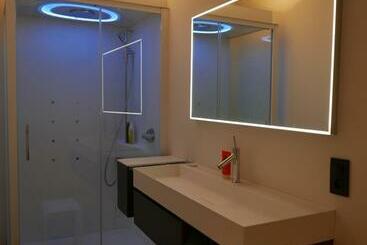 تختخواب و صبحانه Margaretha S Room