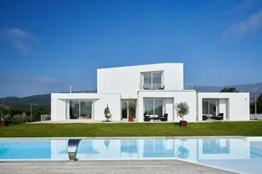 پانسیون Oliveira House