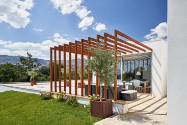 پانسیون Oliveira House