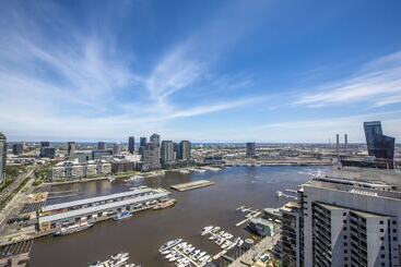 Apartments Melbourne Domain   New Quay Docklands