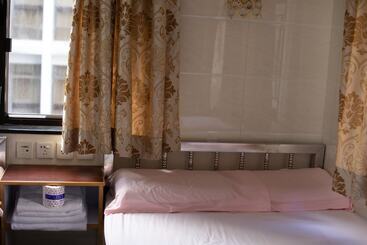 هاستل Om Guest House