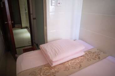 هاستل Om Guest House