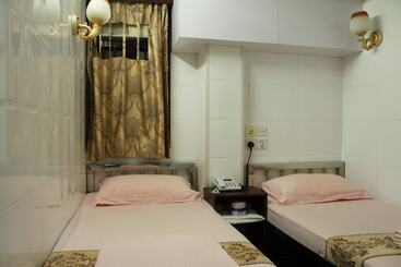 هاستل Om Guest House