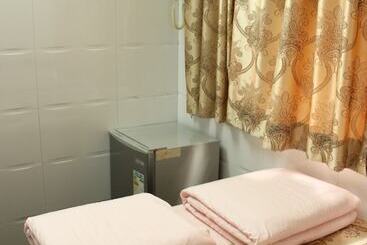 هاستل Om Guest House