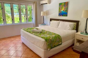 Beachview Apartments At Villa Paradiso