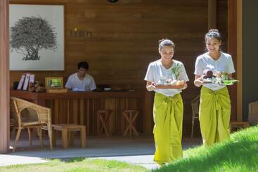 Haadtien Beach Resort
