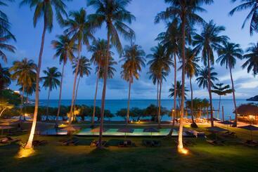 Haadtien Beach Resort