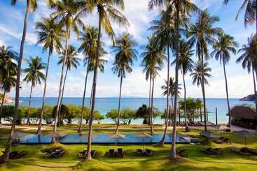 Haadtien Beach Resort