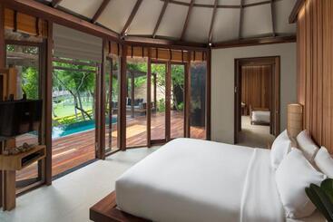 Haadtien Beach Resort