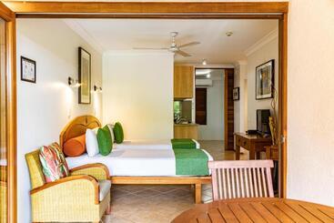 Hibiscus Resort & Spa   Official Onsite Reception & Check In