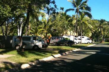 Base Airlie Beach Resort Hostel