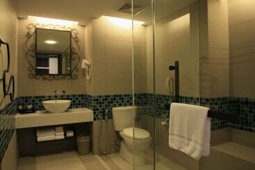 هتل Avillion Admiral Cove