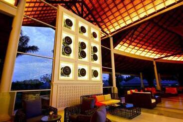 هتل Beyond Khaolak