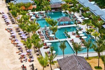 هتل Beyond Khaolak