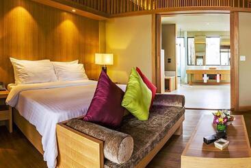 هتل Beyond Khaolak