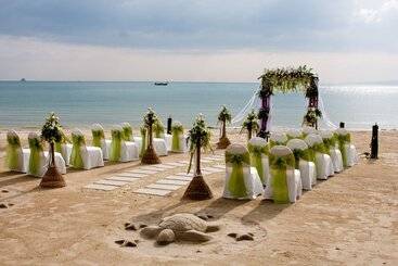 هتل Beyond Khaolak