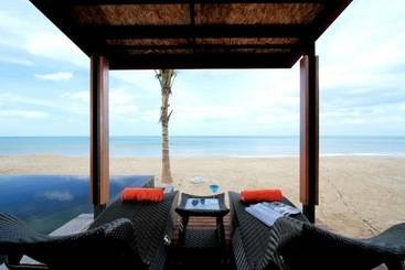 هتل Beyond Khaolak