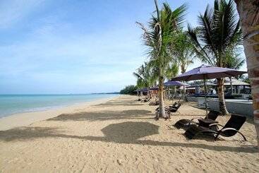 هتل Beyond Khaolak