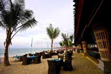 هتل Beyond Khaolak