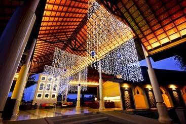 هتل Beyond Khaolak
