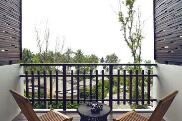 هتل Ajinta Resort